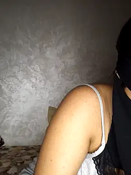 Narimane maroc online show from 10/13/25, 02:44