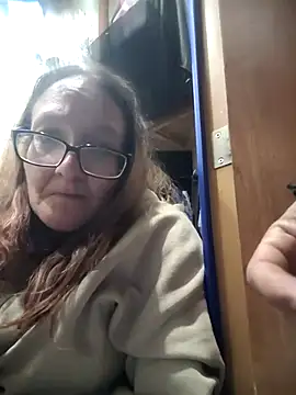 ILUV2TUCHMYKITTY online show from 10/14/25, 02:07