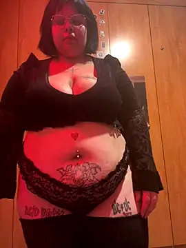 Snapshot of CrisyFerreira chatting on 10/16/25, 02:34 CrisyFerreira online show from 10/16/25, 02:34