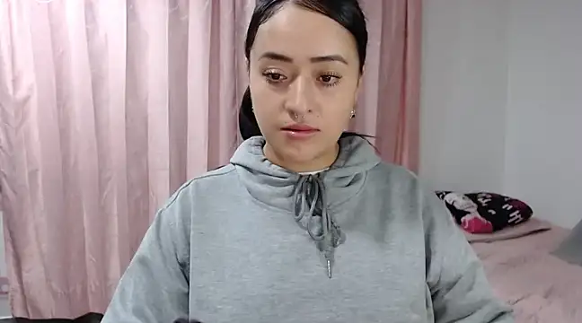 Snapshot of jjulietha95 chatting on 02/17/25, 03:47 jjulietha95 online show from 02/17/25, 03:47