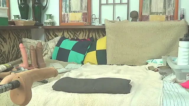 Snapshot of RitaMinx chatting on 11/11/25, 12:05 RitaMinx online show from 11/11/25, 12:05