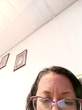 Snapshot of miss_hanna07 chatting on 10/06/25, 04:26 miss hanna07 online show from 10/06/25, 04:26