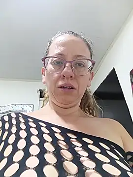 Snapshot of miss_hanna07 chatting on 10/15/25, 10:04 miss hanna07 online show from 10/15/25, 10:04