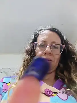 Snapshot of miss_hanna07 chatting on 10/22/25, 03:29 miss hanna07 online show from 10/22/25, 03:29