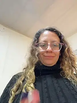 Snapshot of miss_hanna07 chatting on 10/22/25, 04:18 miss hanna07 online show from 10/22/25, 04:18