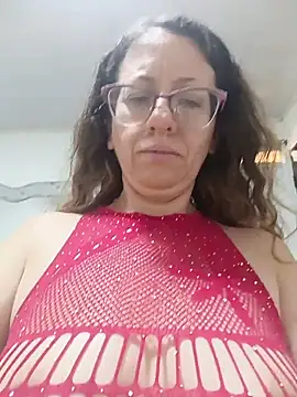 Snapshot of miss_hanna07 chatting on 10/24/25, 12:12 miss hanna07 online show from 10/24/25, 12:12