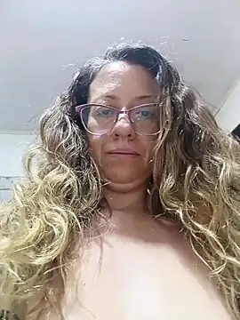 Snapshot of miss_hanna07 chatting on 10/25/25, 01:07 miss hanna07 online show from 10/25/25, 01:07