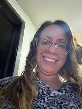 Snapshot of miss_hanna07 chatting on 10/26/25, 01:11 miss hanna07 online show from 10/26/25, 01:11