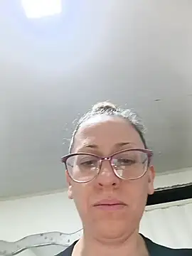 Snapshot of miss_hanna07 chatting on 11/04/25, 03:05 miss hanna07 online show from 11/04/25, 03:05