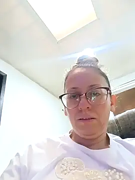 Snapshot of miss_hanna07 chatting on 11/11/25, 10:10 miss hanna07 online show from 11/11/25, 10:10