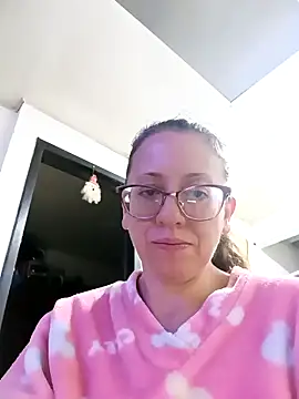 Snapshot of miss_hanna07 chatting on 11/13/25, 02:54 miss hanna07 online show from 11/13/25, 02:54