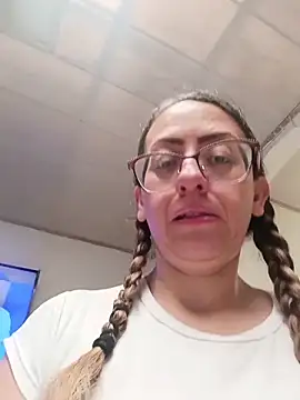 Snapshot of miss_hanna07 chatting on 11/13/25, 05:23 miss hanna07 online show from 11/13/25, 05:23