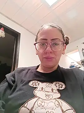 Snapshot of miss_hanna07 chatting on 11/14/25, 04:06 miss hanna07 online show from 11/14/25, 04:06