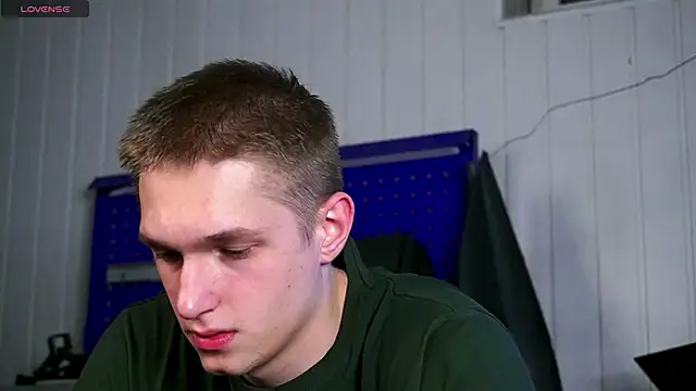 dustyn fox online show from 11/08/25, 03:01