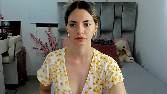 baby-miah online show from 01/15/25, 04:04