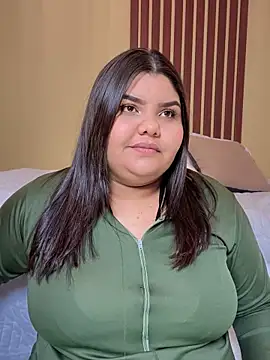 Snapshot of _Shara_Handal_ chatting on 02/07/25, 08:55 Shara Handal online show from 02/07/25, 08:55