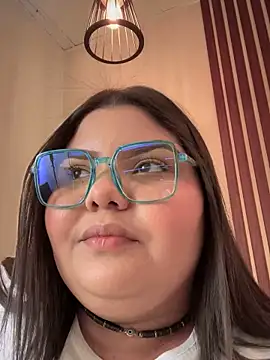 Snapshot of _Shara_Handal_ chatting on 03/18/25, 08:36 Shara Handal online show from 03/18/25, 08:36