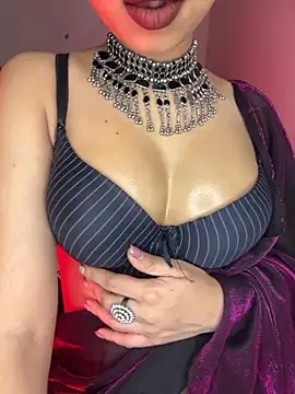 Hot-sexy222 online show from 11/05/25, 03:45