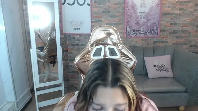 Snapshot of Laurita_b chatting on 01/03/25, 07:50 Laurita b online show from 01/03/25, 07:50