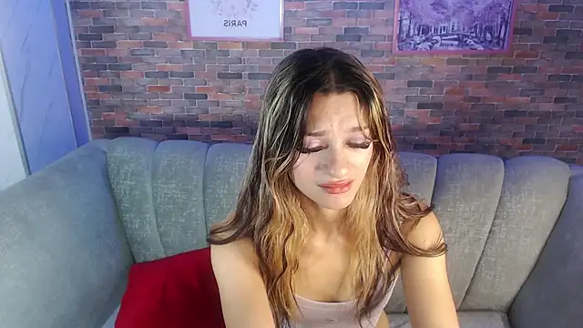 Snapshot of Laurita_b chatting on 02/08/25, 11:45 Laurita b online show from 02/08/25, 11:45