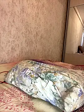 MollyDolle online show from 11/15/25, 06:11