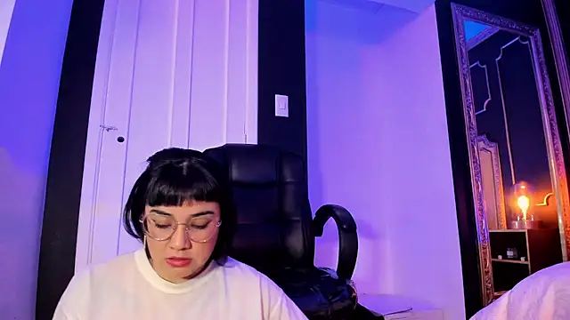 Snapshot of JeyLee chatting on 03/10/25, 11:42 JeyLee online show from 03/10/25, 11:42