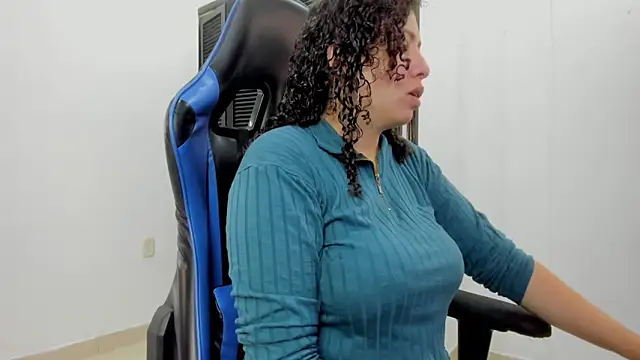 aixa 15 online show from 09/16/25, 12:06