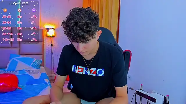 Nathan Bluee online show from 02/18/25, 04:26