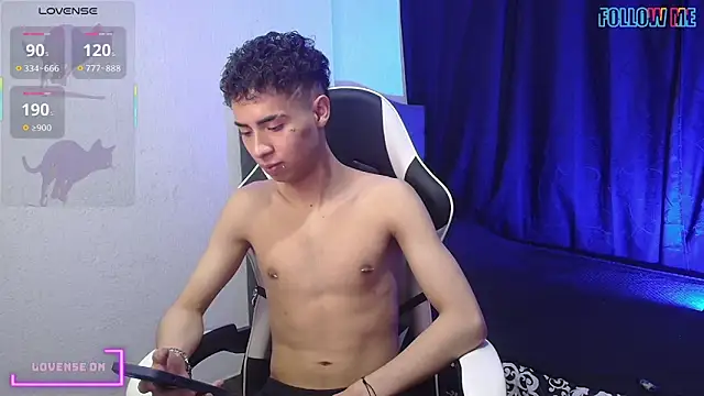 Snapshot of sexybat_twink chatting on 10/05/25, 08:29 sexybat twink online show from 10/05/25, 08:29