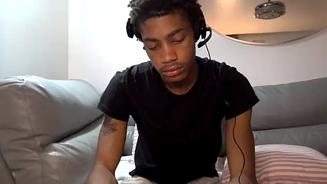 Skinnyblackman online show from 10/10/25, 10:42