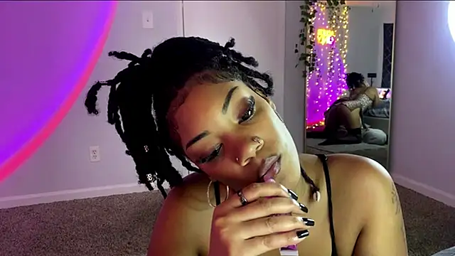 Snapshot of SheSoNastyy_21 chatting on 09/26/25, 09:24 SheSoNastyy 21 online show from 09/26/25, 09:24