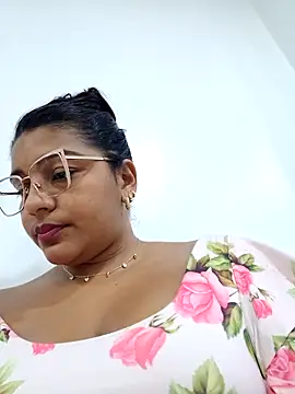 Snapshot of anaesca chatting on 02/25/25, 02:33 anaesca online show from 02/25/25, 02:33