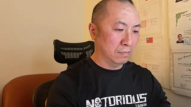 chih515 online show from 01/28/25, 06:27