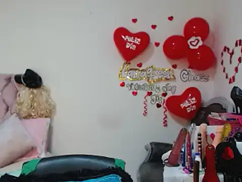 Snapshot of lanaqueen699 chatting on 02/19/25, 12:22 lanaqueen699 online show from 02/19/25, 12:22