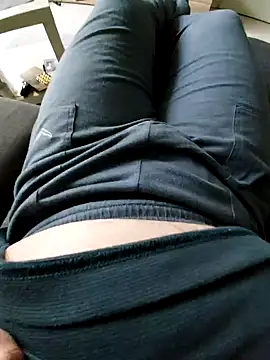 Snapshot of 85Friedrich chatting on 09/28/25, 04:12 85Friedrich online show from 09/28/25, 04:12