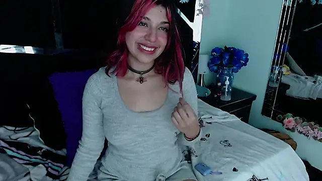 Snapshot of UnderBaby_ chatting on 03/01/25, 07:37 UnderBaby online show from 03/01/25, 07:37