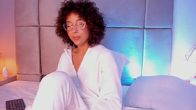 OSHUN  online show from 02/03/25, 10:11