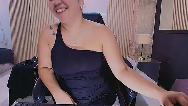 AmorMia online show from 10/18/25, 07:58