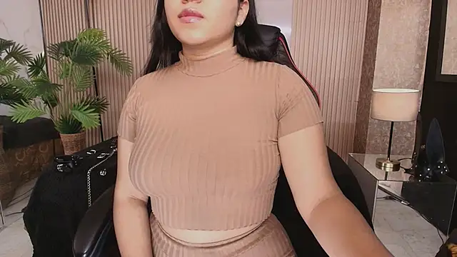 AmorMia online show from 11/18/25, 07:40