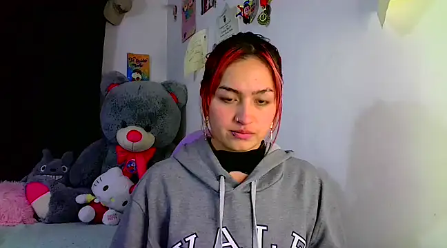 Snapshot of lucycherry__ chatting on 03/07/25, 04:02 lucycherry online show from 03/07/25, 04:02