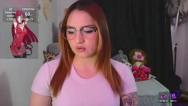 Snapshot of lucycherry__ chatting on 09/19/25, 02:46 lucycherry online show from 09/19/25, 02:46