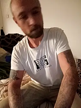 Snapshot of Diabel86 chatting on 09/17/25, 10:11 Diabel86 online show from 09/17/25, 10:11