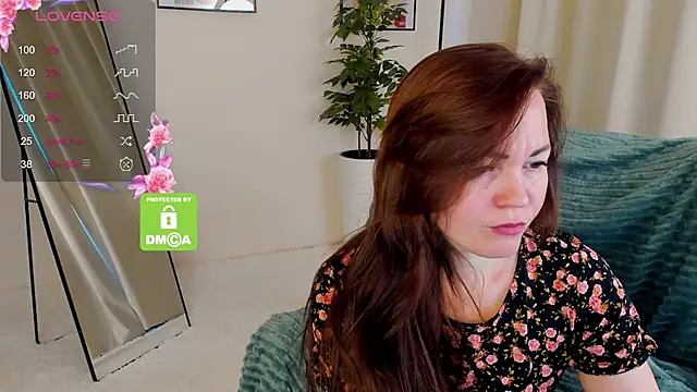 VanessaSmuth online show from 10/13/25, 03:17