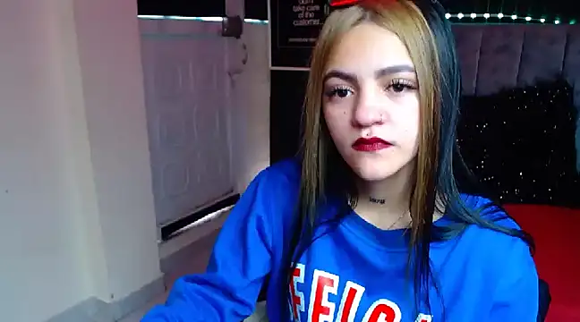 Violettasquirt online show from 01/15/25, 03:18