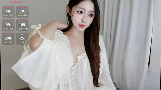 Hazel-11 online show from 11/01/25, 03:03