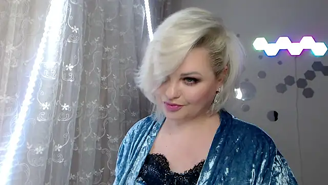 Snapshot of JewellKiss7 chatting on 01/19/25, 07:47 JewellKiss7 online show from 01/19/25, 07:47
