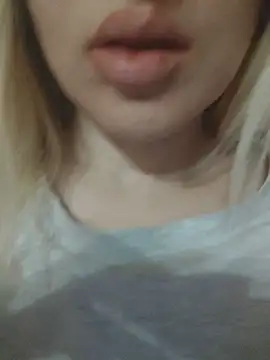 Snapshot of Linda_999 chatting on 12/15/24, 12:07 Linda 999 online show from 12/15/24, 12:07