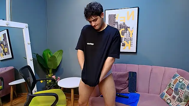 Snapshot of Mark_Evans1_ chatting on 12/14/24, 05:36 Mark Evans1  online show from 12/14/24, 05:36