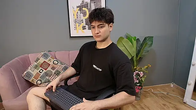 Snapshot of Mark_Evans1_ chatting on 01/13/25, 02:32 Mark Evans1  online show from 01/13/25, 02:32