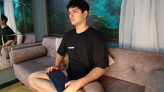 Snapshot of Mark_Evans1_ chatting on 02/13/25, 01:50 Mark Evans1  online show from 02/13/25, 01:50